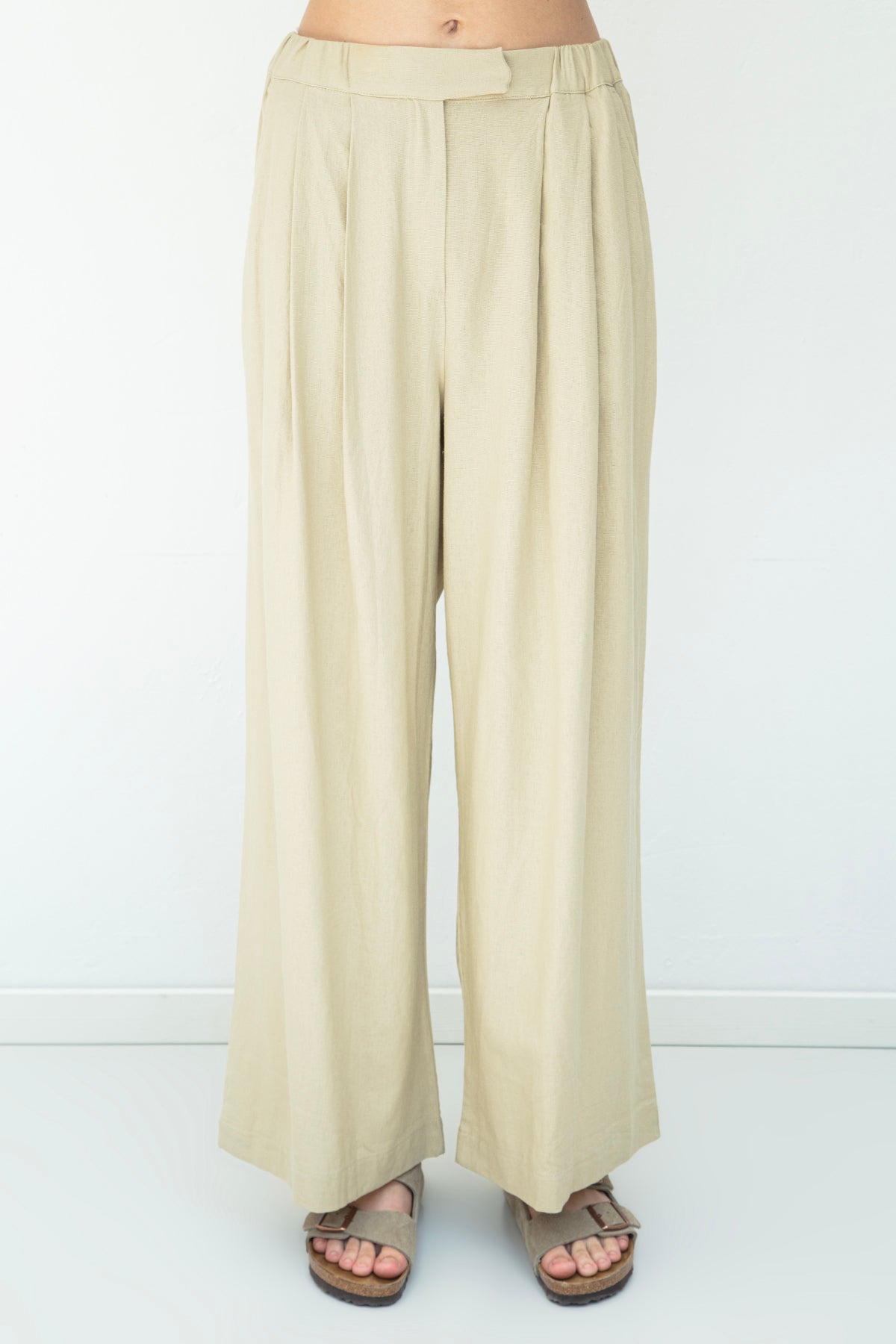 Linen Blend Pleated Wide-Leg Trousers