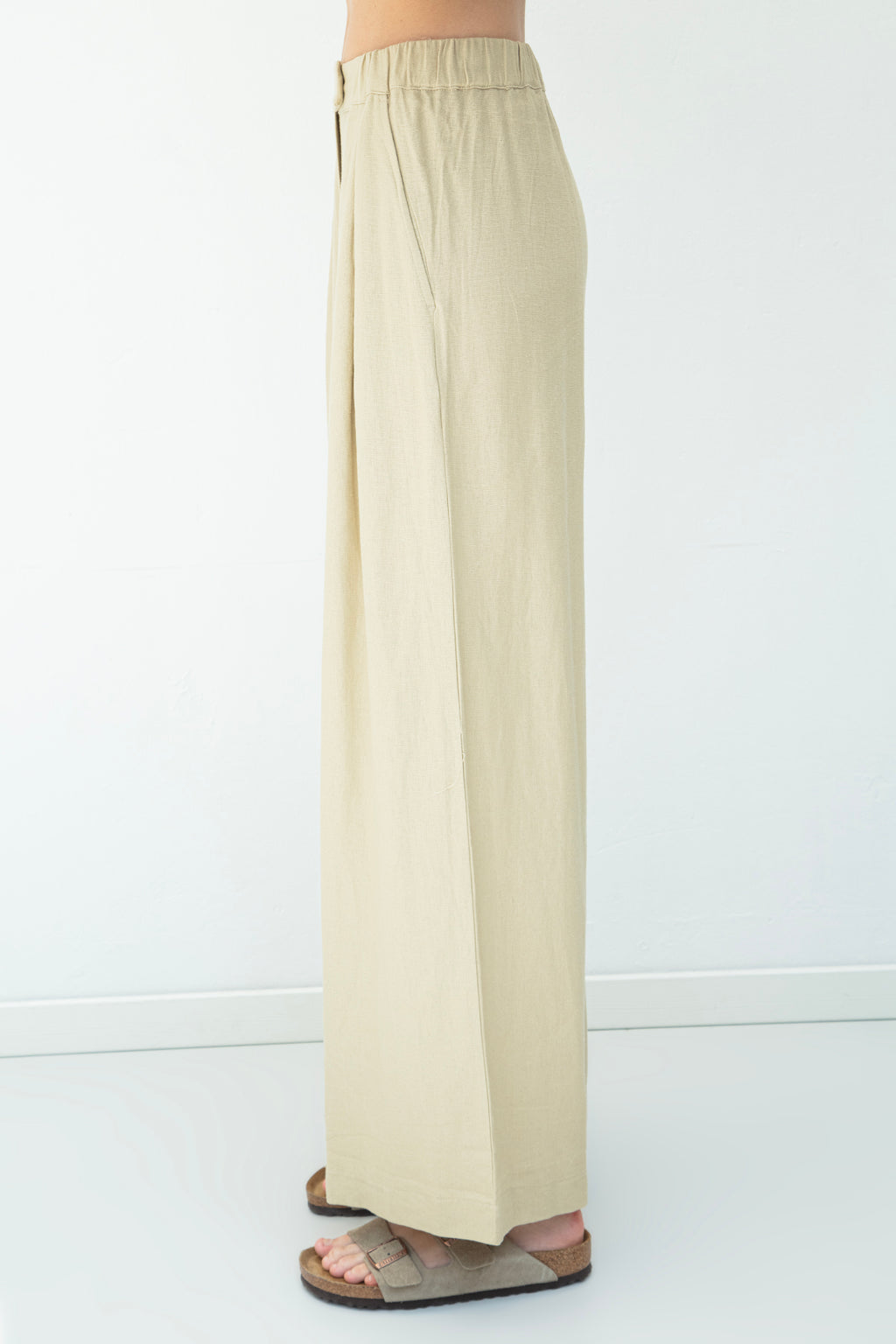 Linen Blend Pleated Wide-Leg Trousers