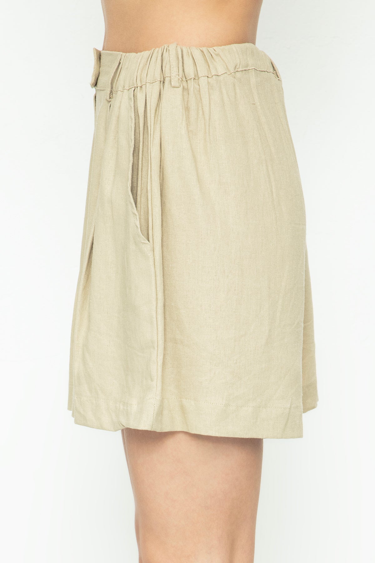 Linen Pleated Shorts