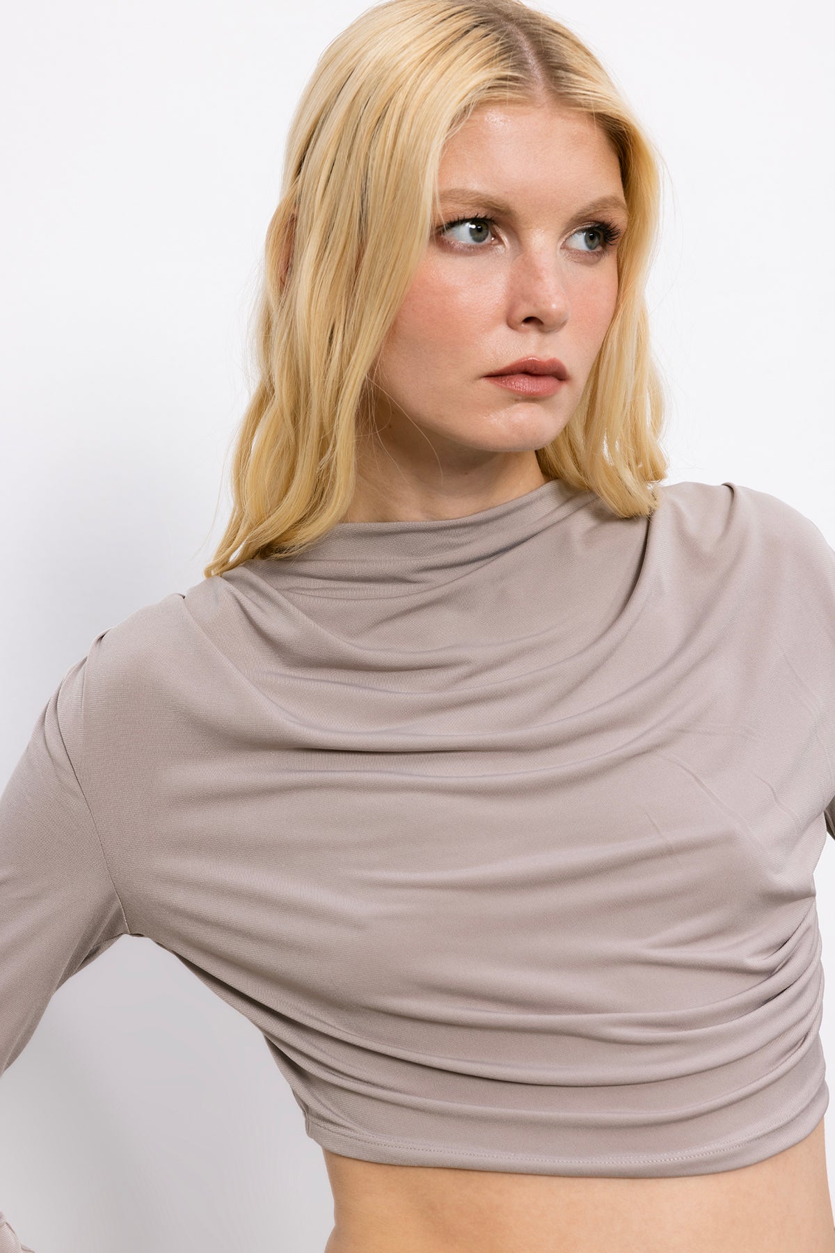 Dik Degaje Yakalı Crop Bluz