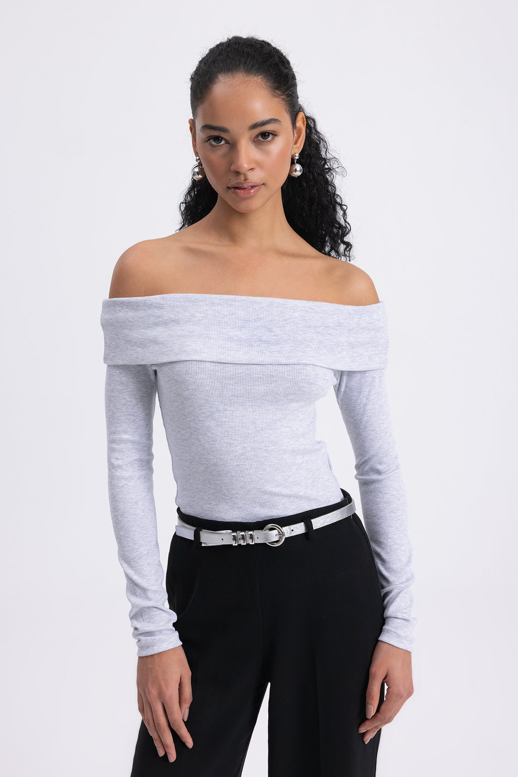 Madonna Yakalı Top