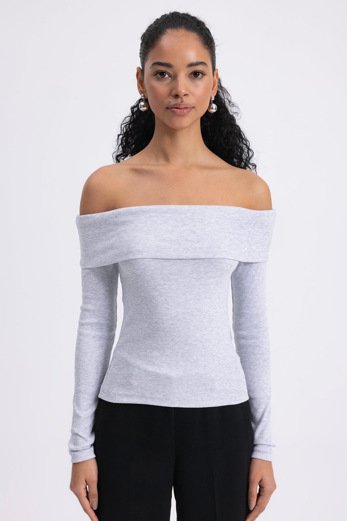 Madonna Yakalı Top