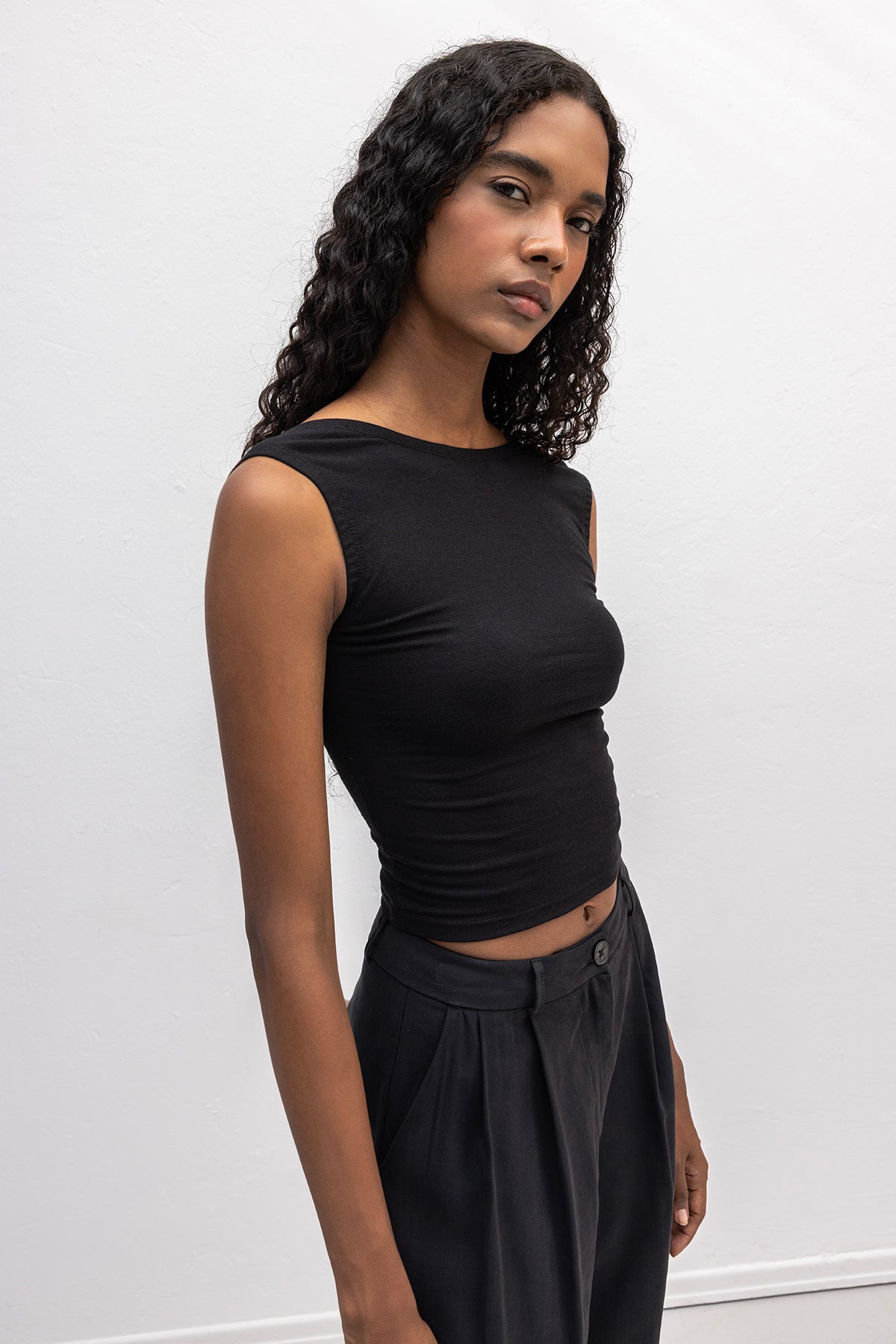 Sırt Dekolteli Crop Top