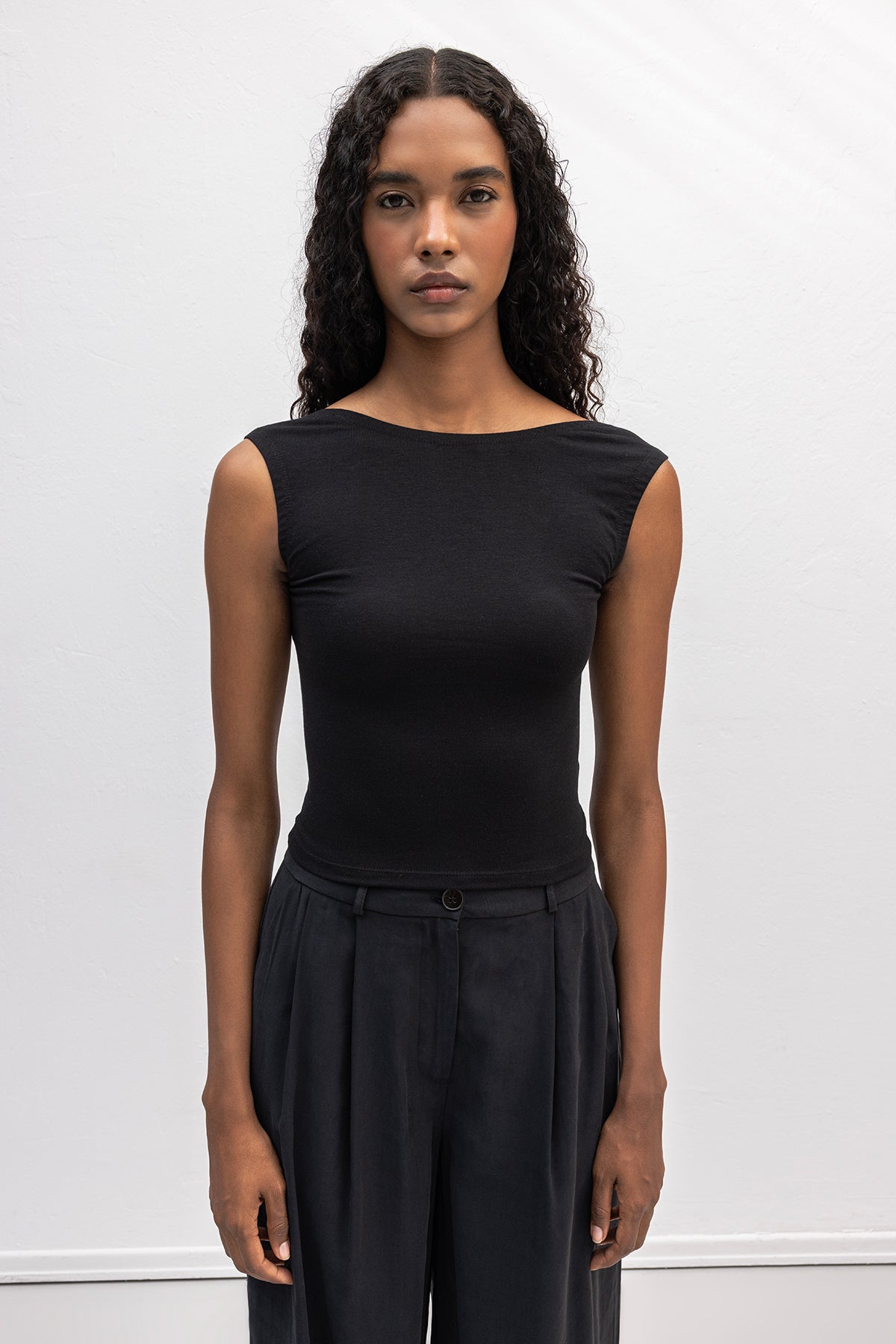 Sırt Dekolteli Crop Top