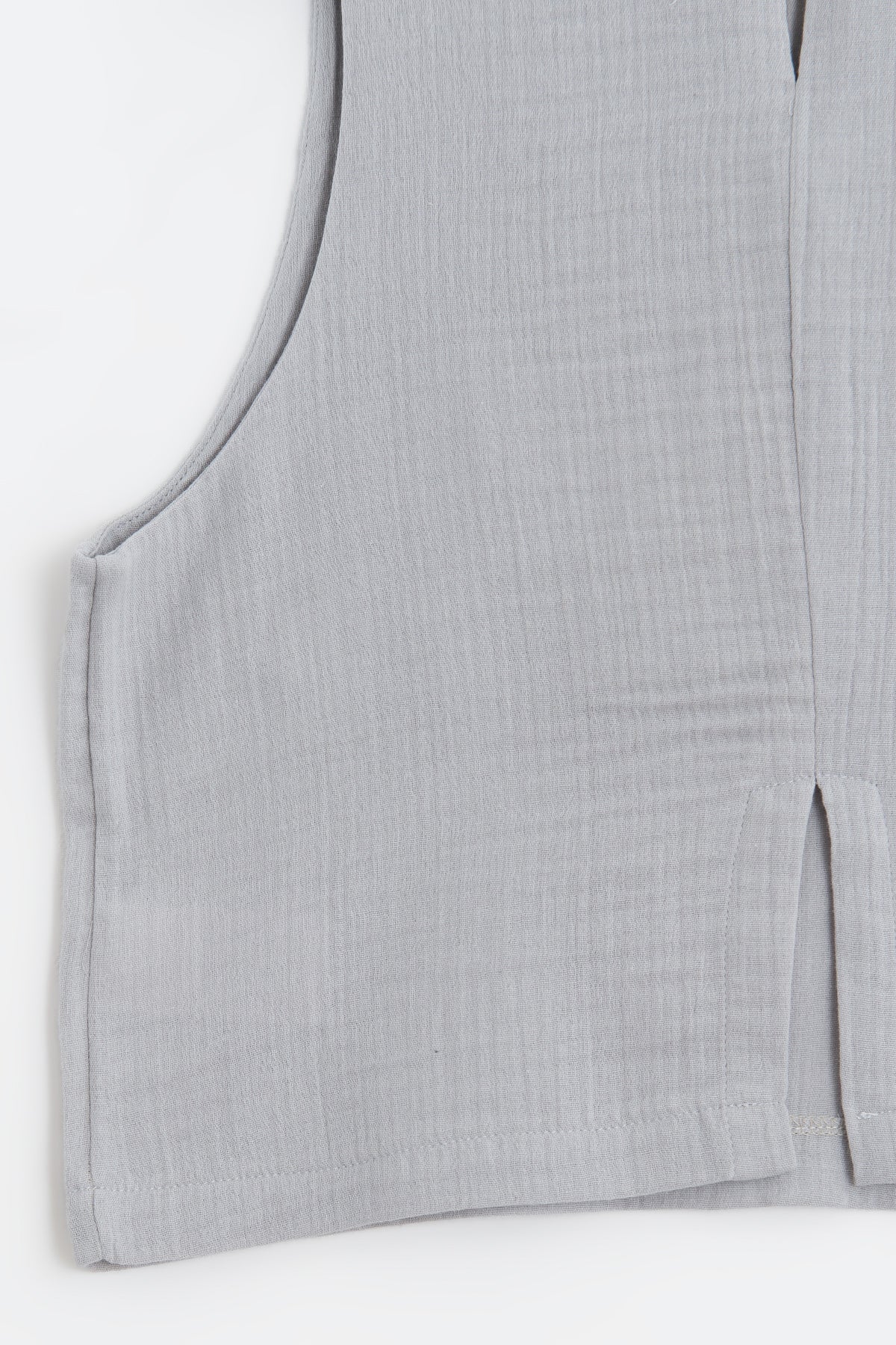 Sleeveless Relaxed Fit Muslin Blouse