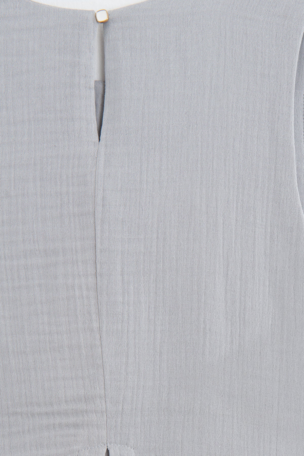 Sleeveless Relaxed Fit Muslin Blouse