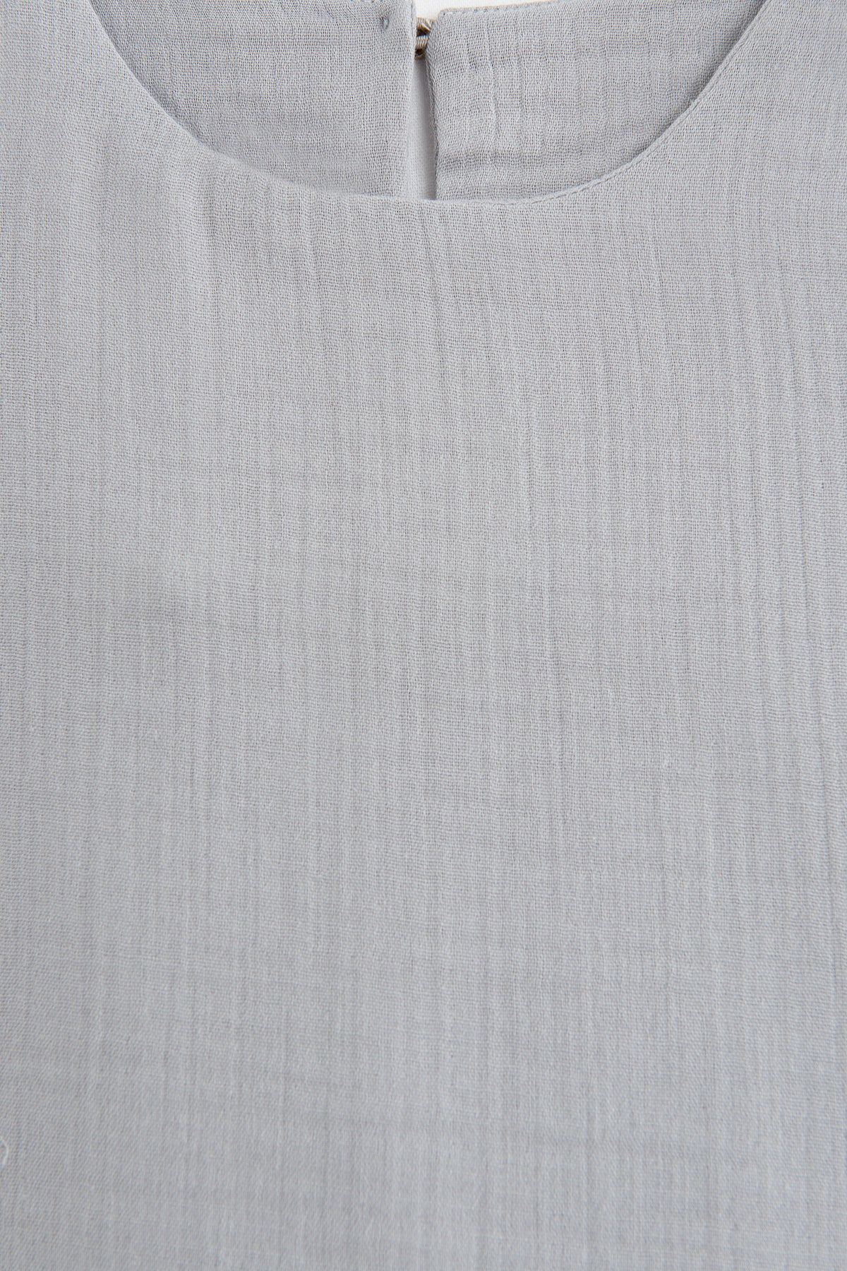 Sleeveless Relaxed Fit Muslin Blouse