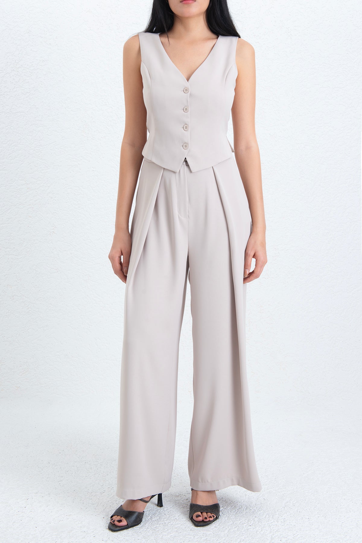 Wide Pleated Trousers with Belt