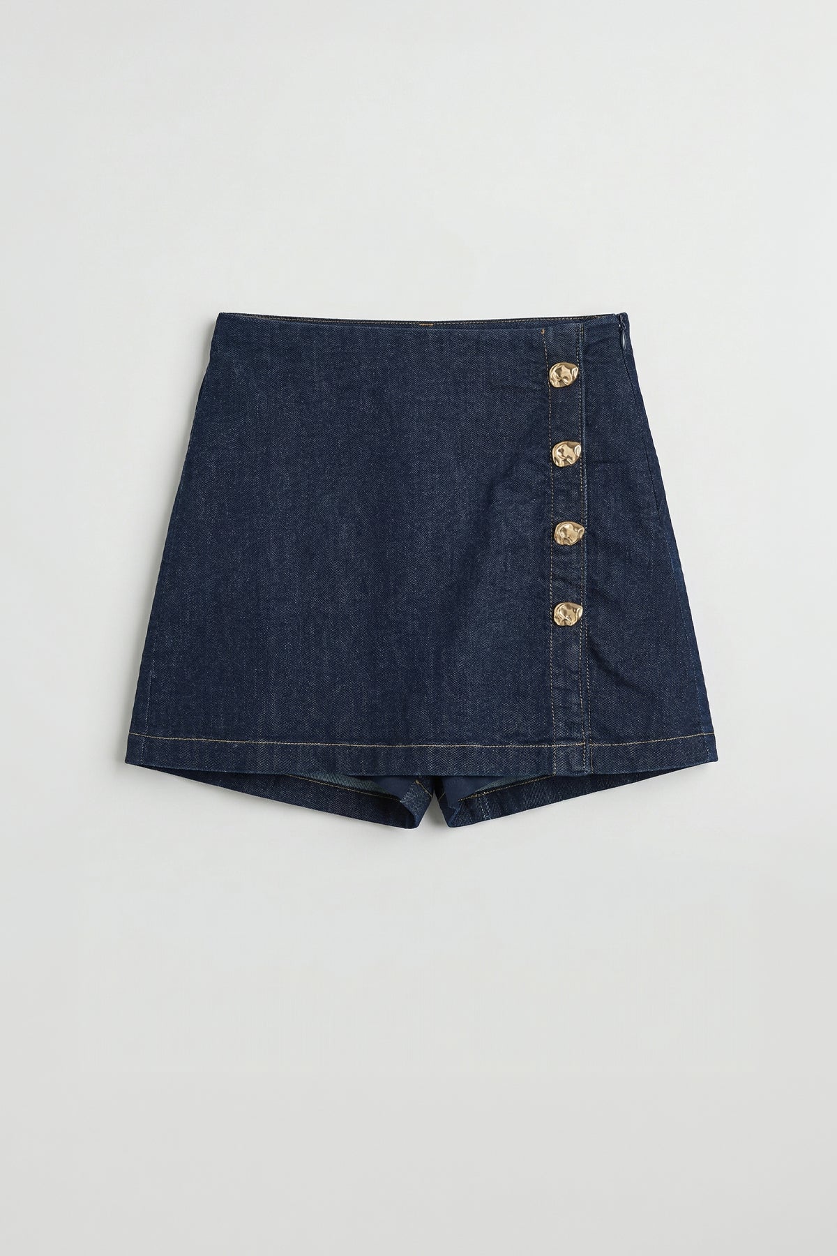 Düğme Detaylı Mini Denim Şort Etek