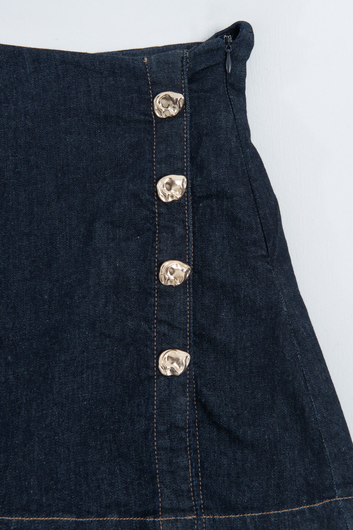Düğme Detaylı Mini Denim Şort Etek