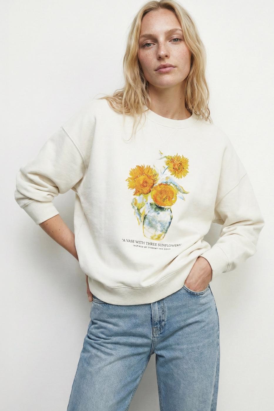 Printed Basic Sweatshirt Ecru