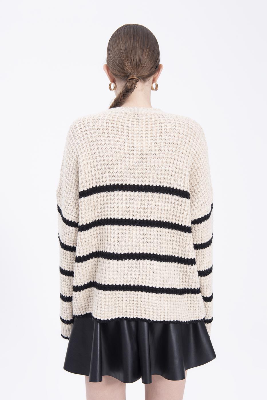 Crew neck oversize knitted sweater Beige