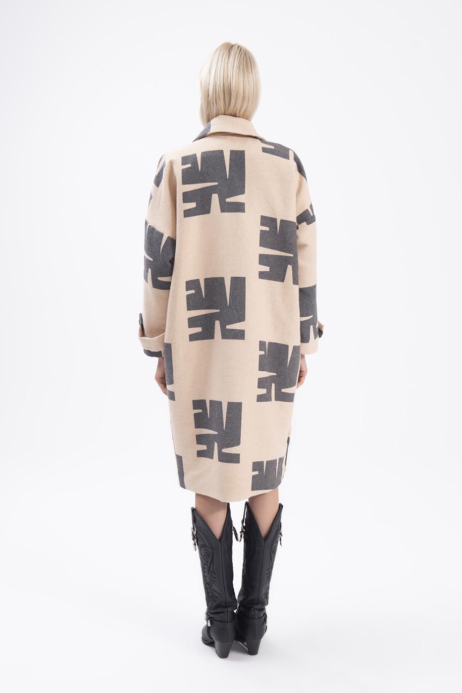 Jacket collar patterned coat