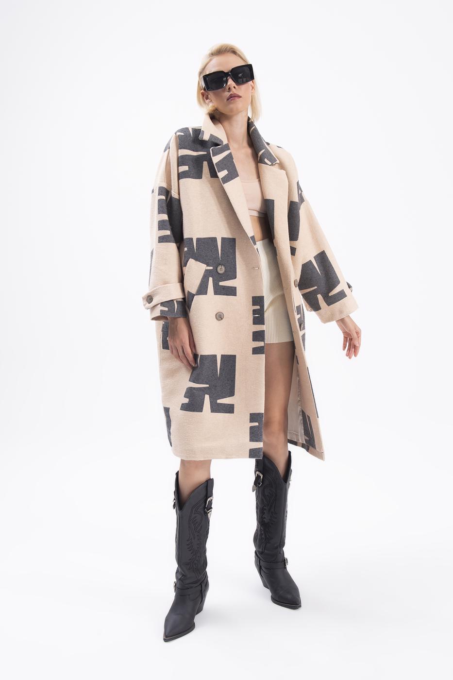 Jacket collar patterned coat