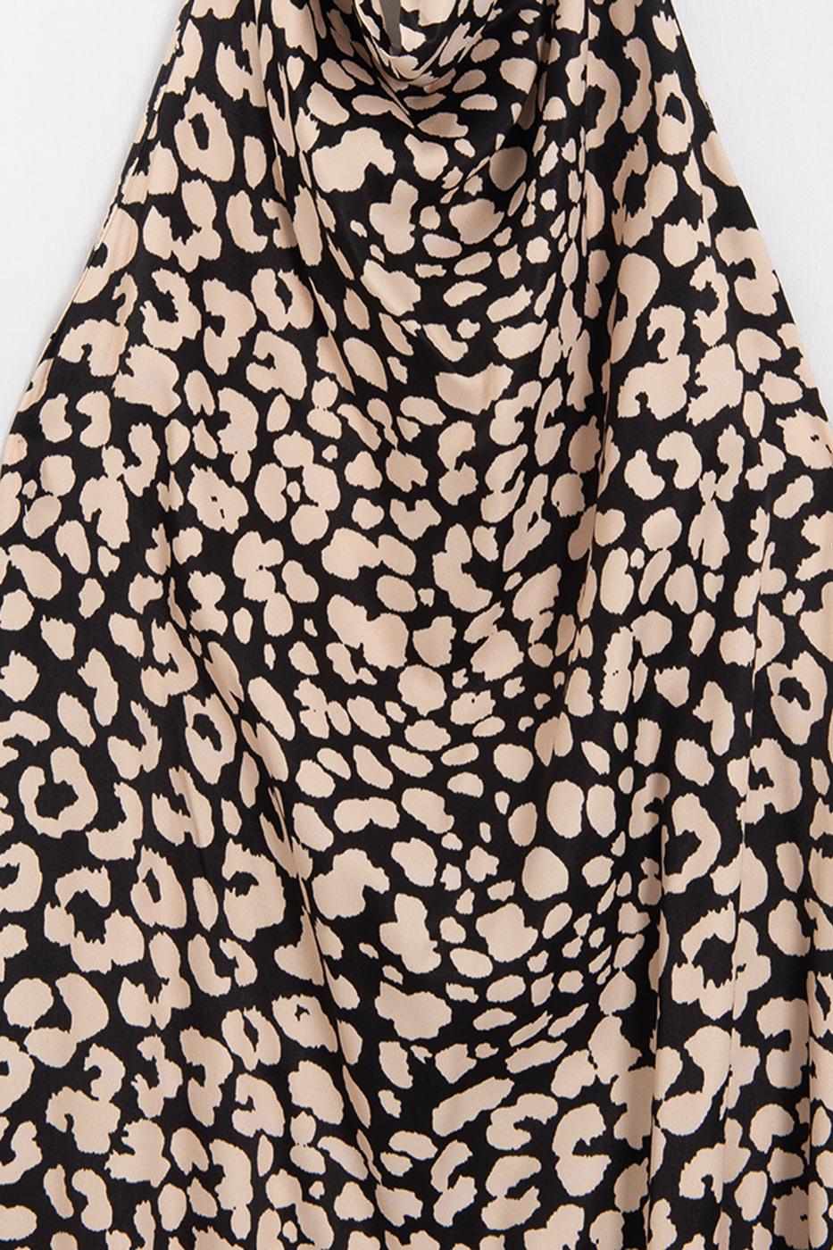 V-neck Maxi Dress with Backless Design Ecru