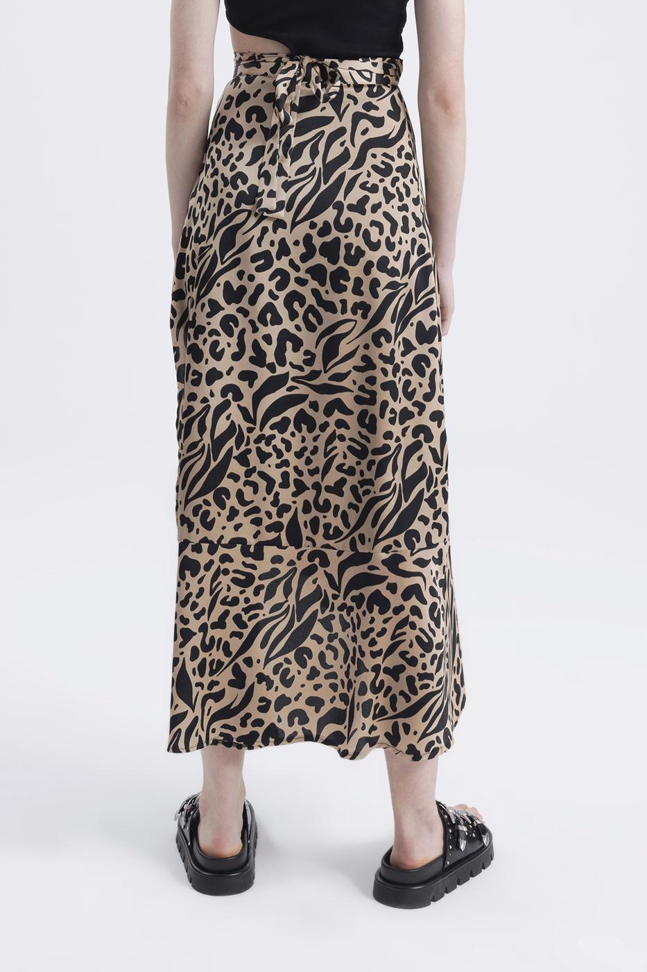 Midi skirt with deep slit Beige