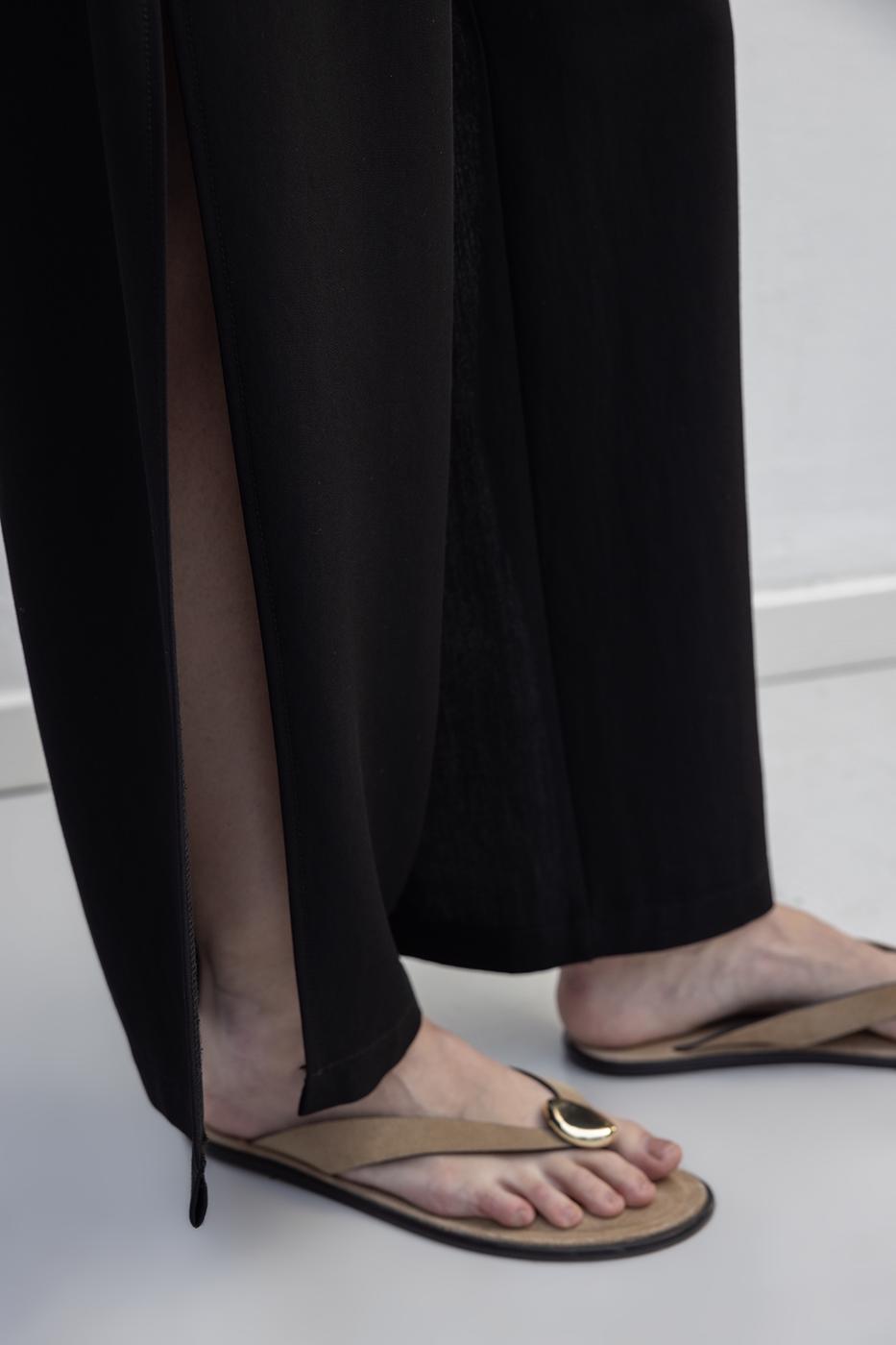Deep Slit Wide Trousers Black