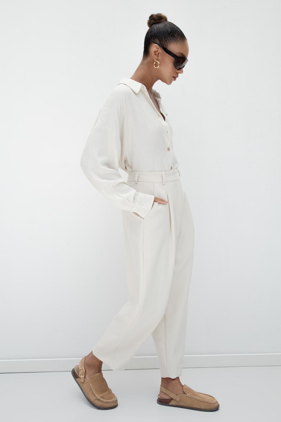 Pleated Carrot Trousers Beige