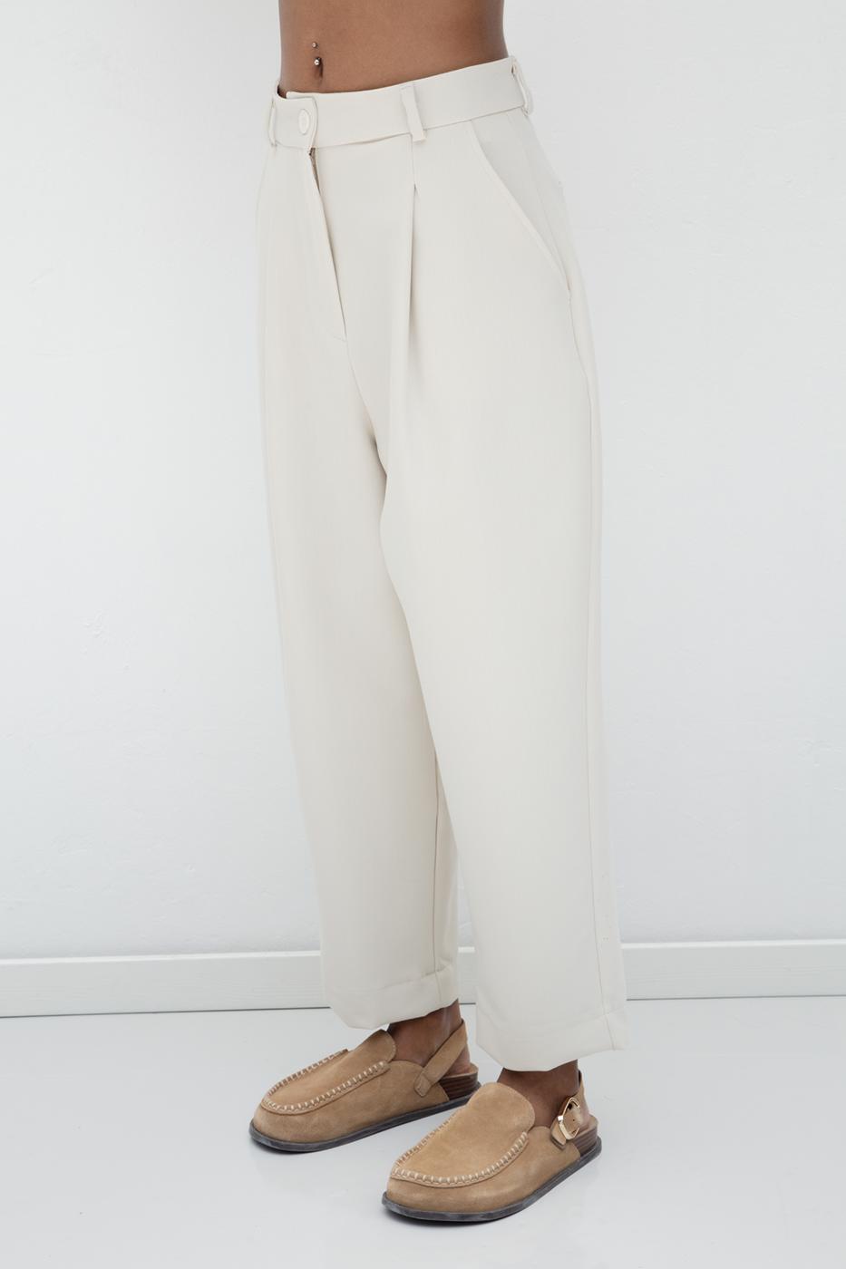 Pleated Carrot Trousers Beige
