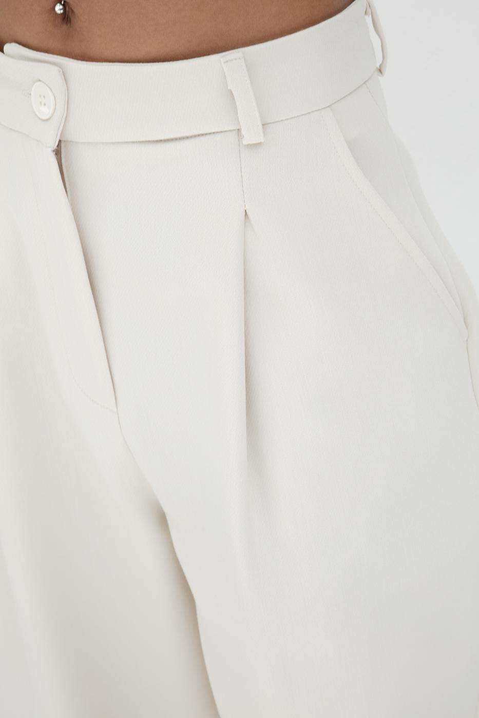 Pleated Carrot Trousers Beige
