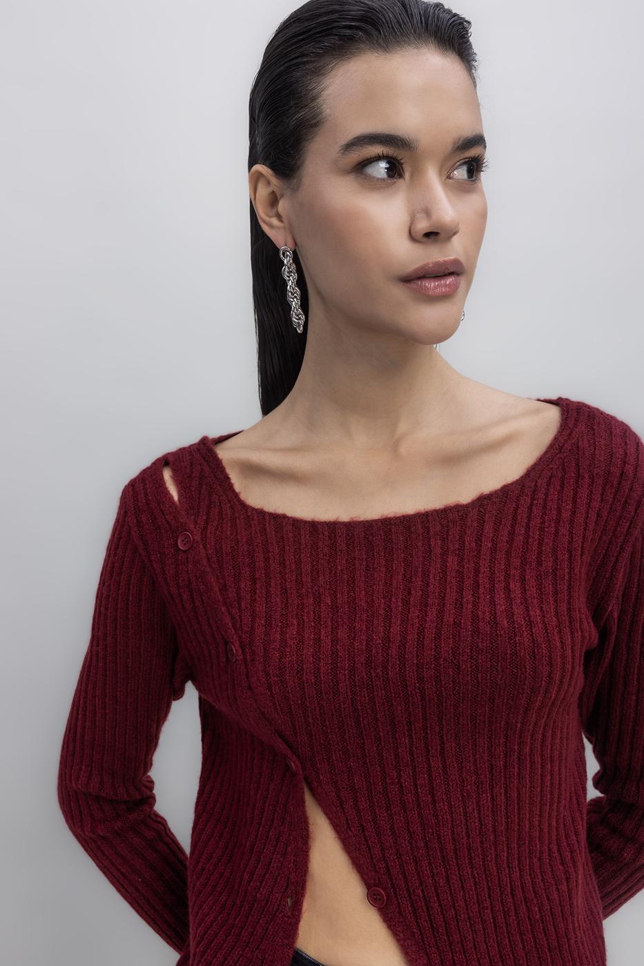 Button Detailed Knit Top