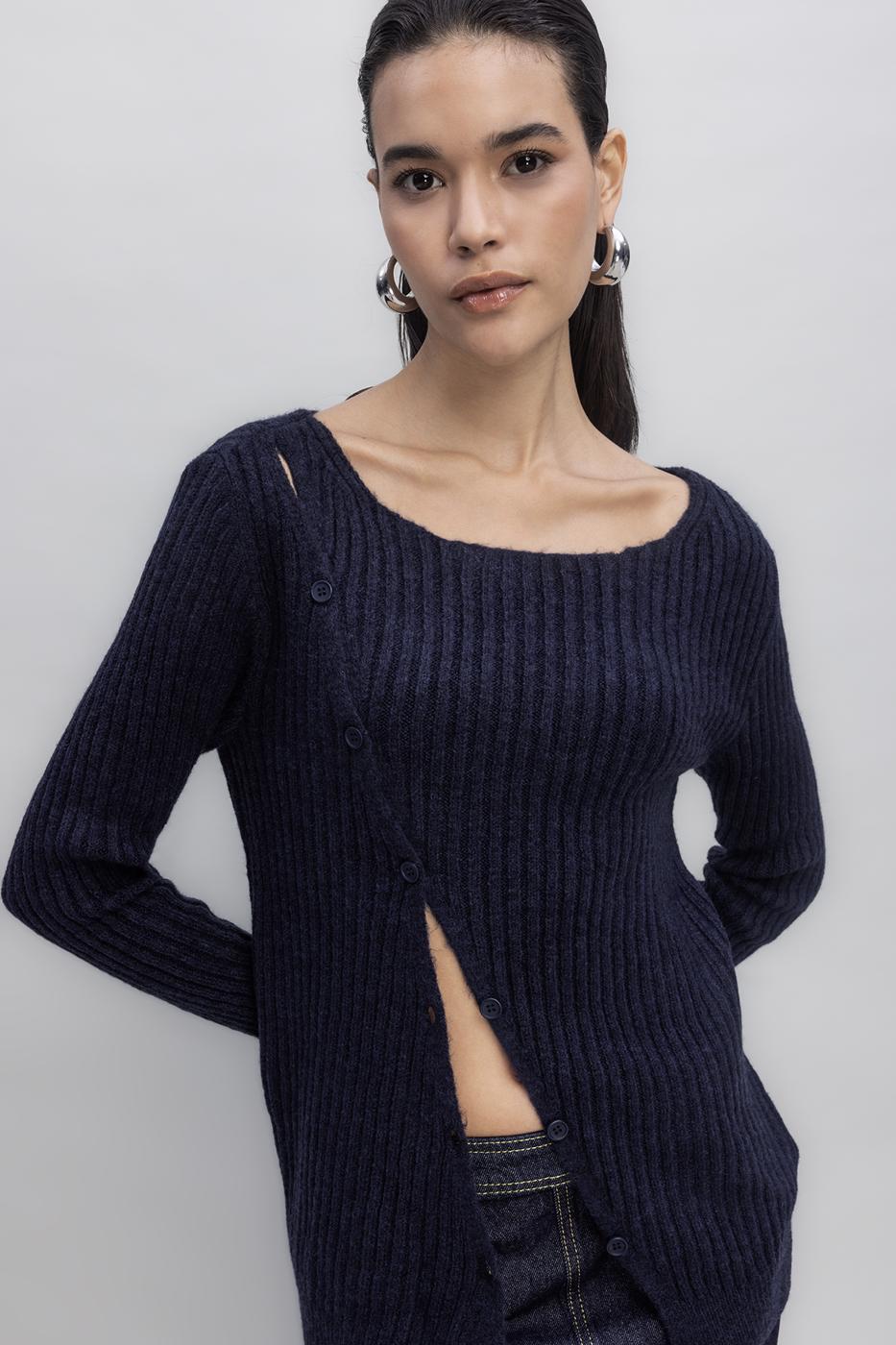 Button Detailed Knit Top