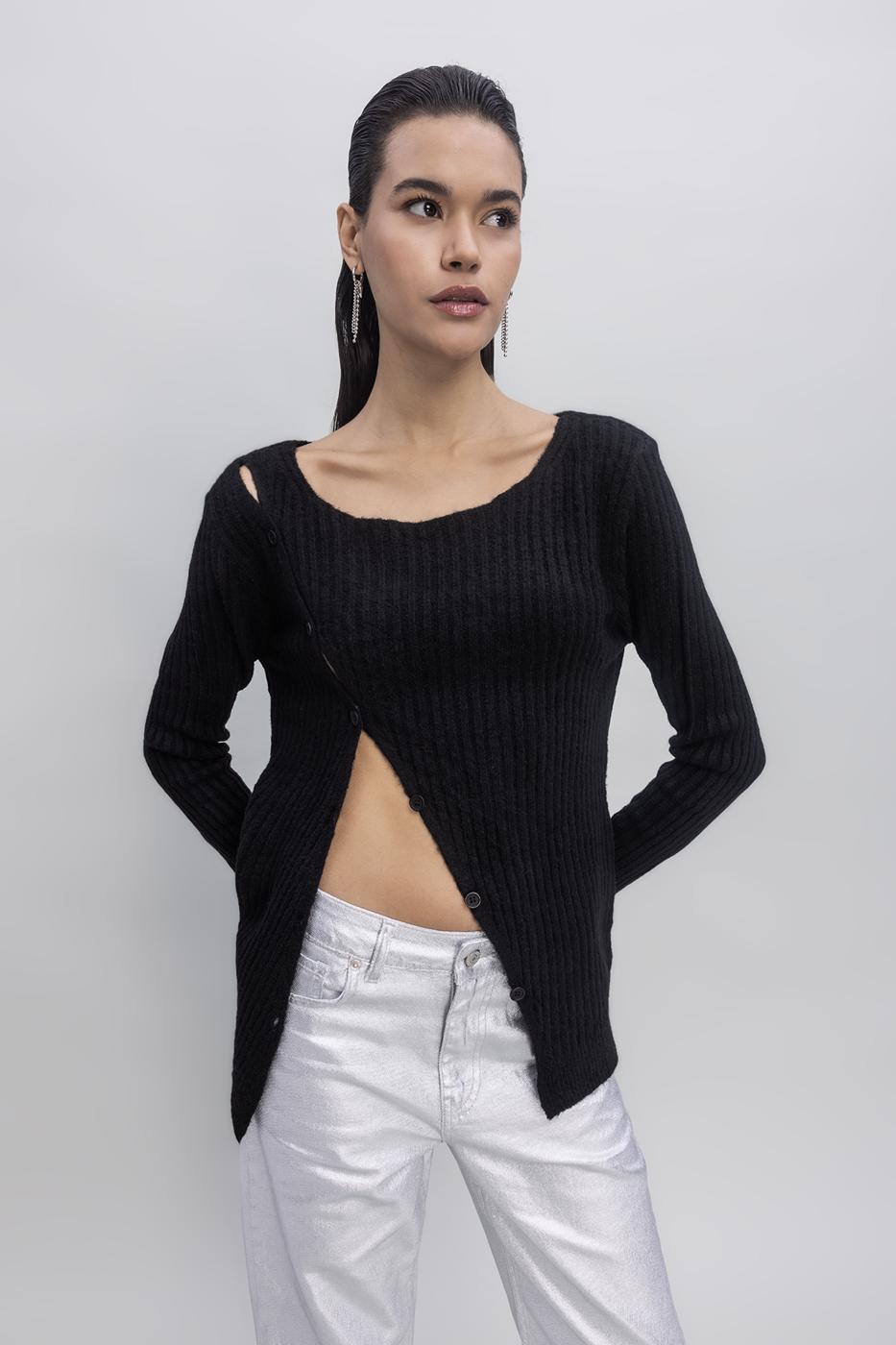 Button Detailed Knit Top