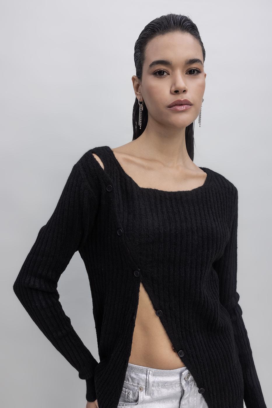 Button Detailed Knit Top