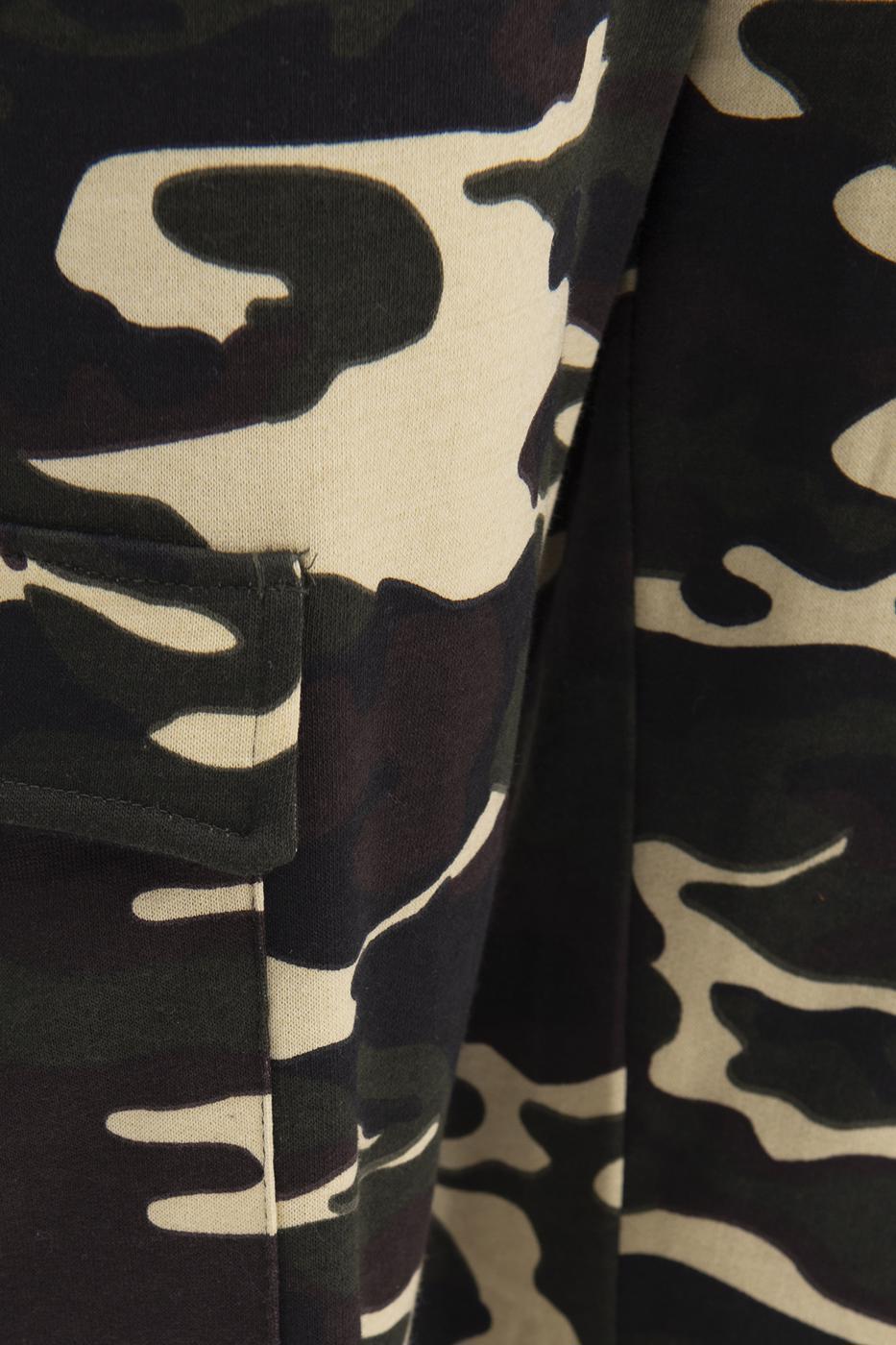 Cargo pocket camo jogger pants