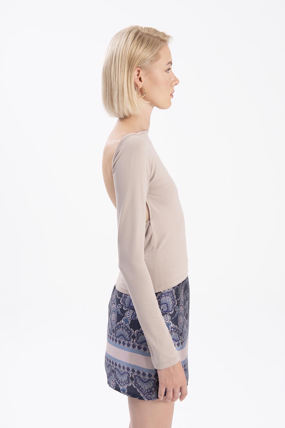 Boat neck open back top Beige