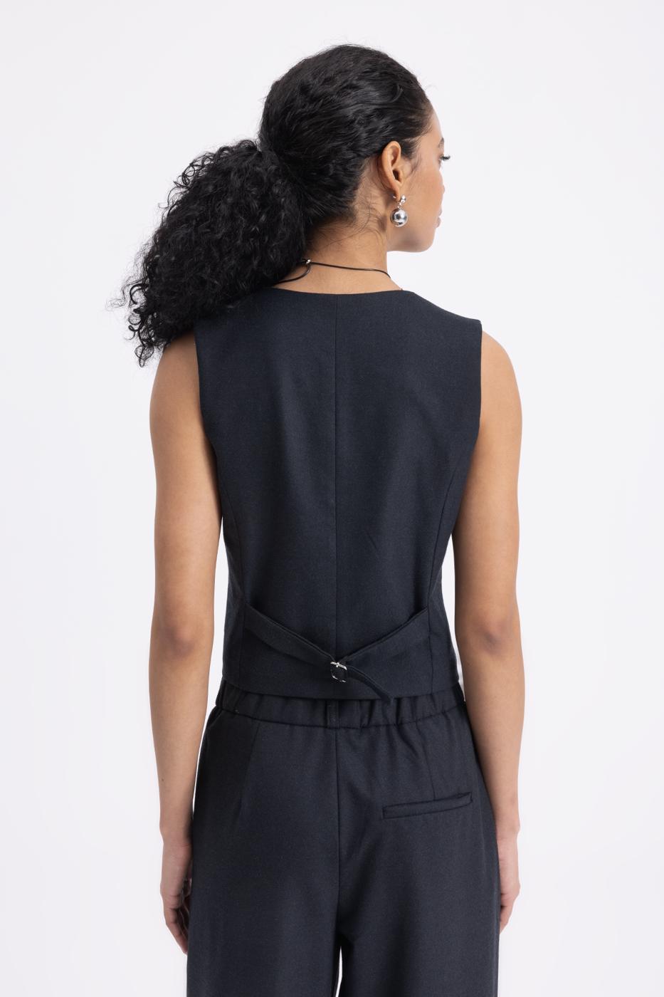 Comfortable Fit Vest with Straps