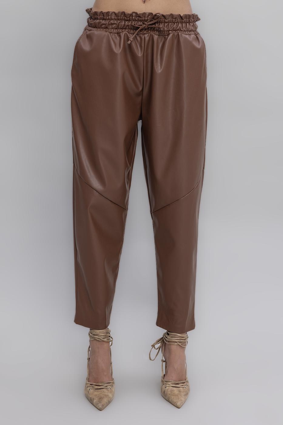 Faux leather jogging pants with belt Brown