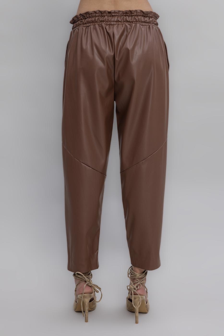 Faux leather jogging pants with belt Brown