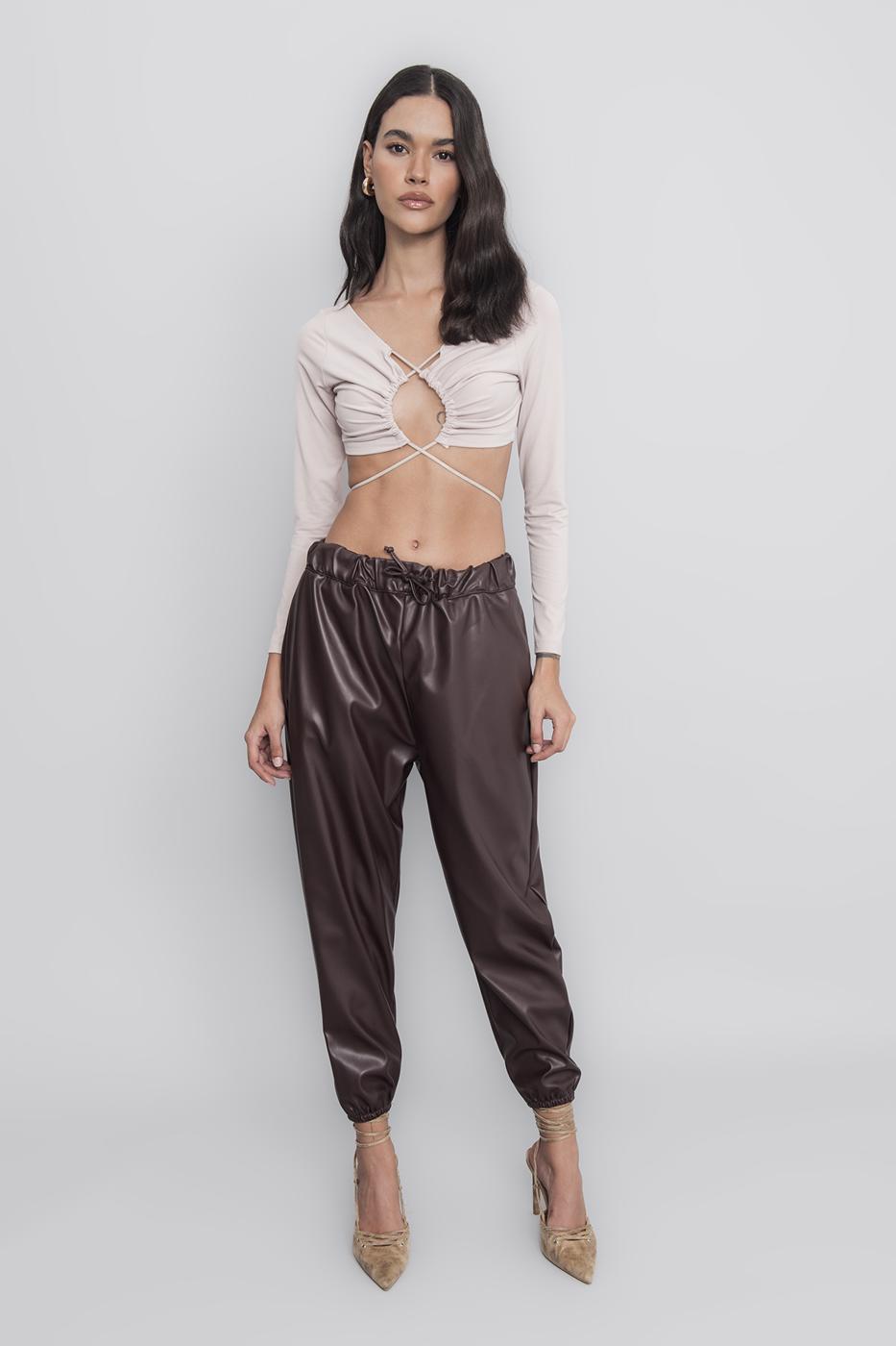 Faux leather jogging pants with belt Burgundy