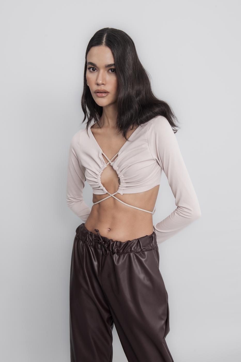 Faux leather jogging pants with belt Burgundy