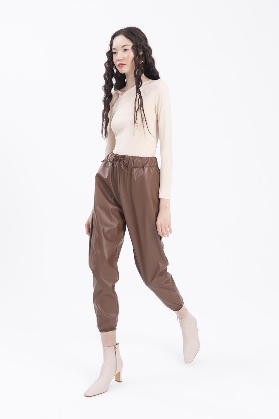 Faux leather jogging pants with belt Brown