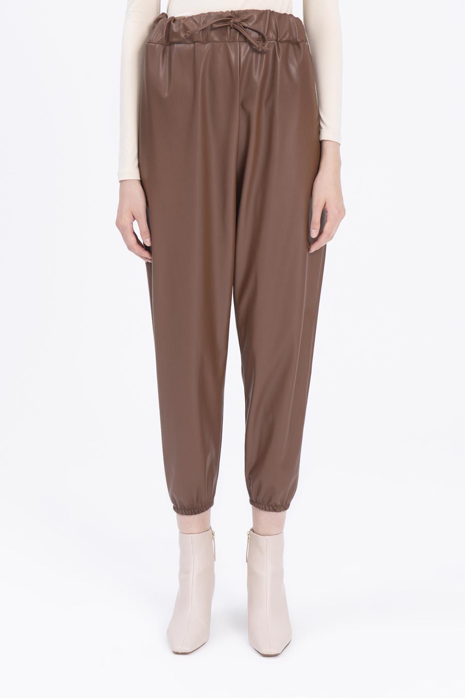 Faux leather jogging pants with belt Brown