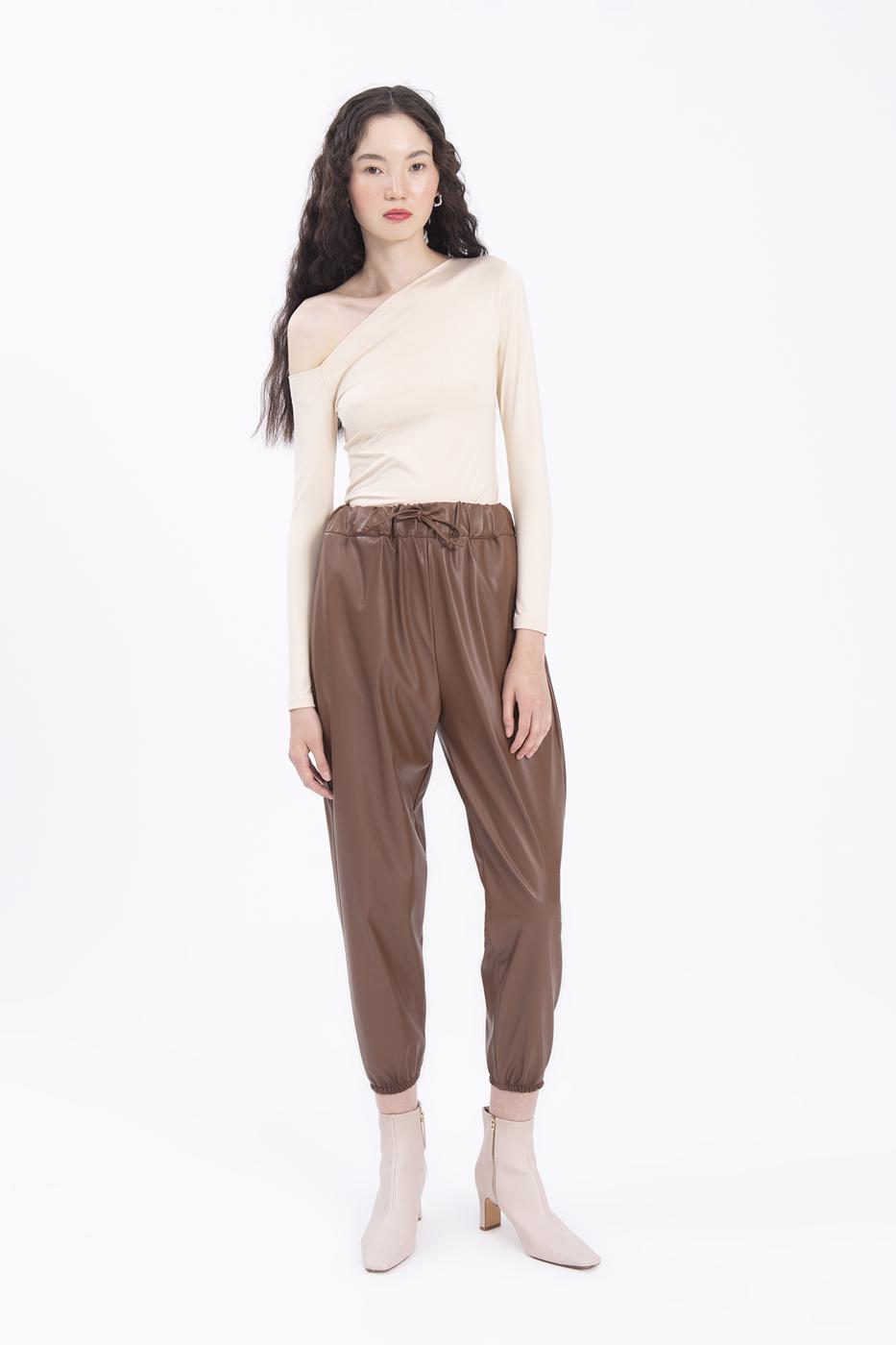 Faux leather jogging pants with belt Brown
