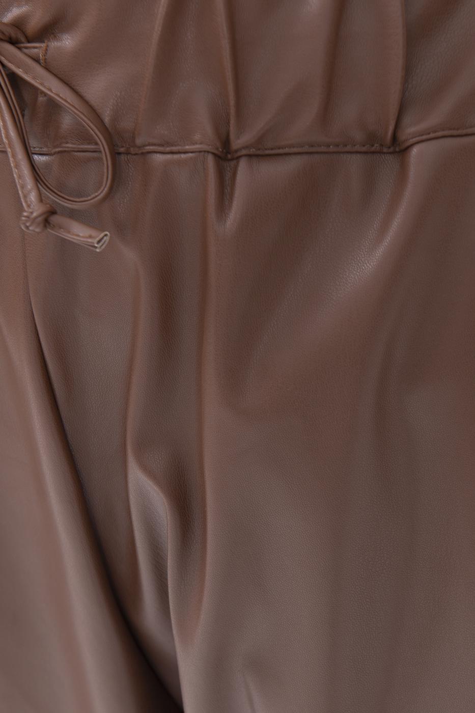 Faux leather jogging pants with belt Brown