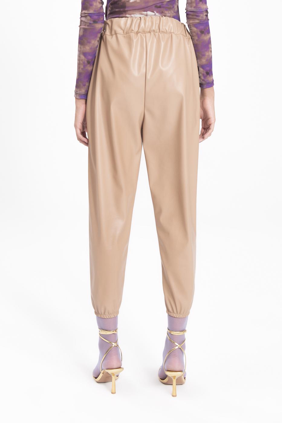 Faux leather jogging pants with belt Tabacco brown