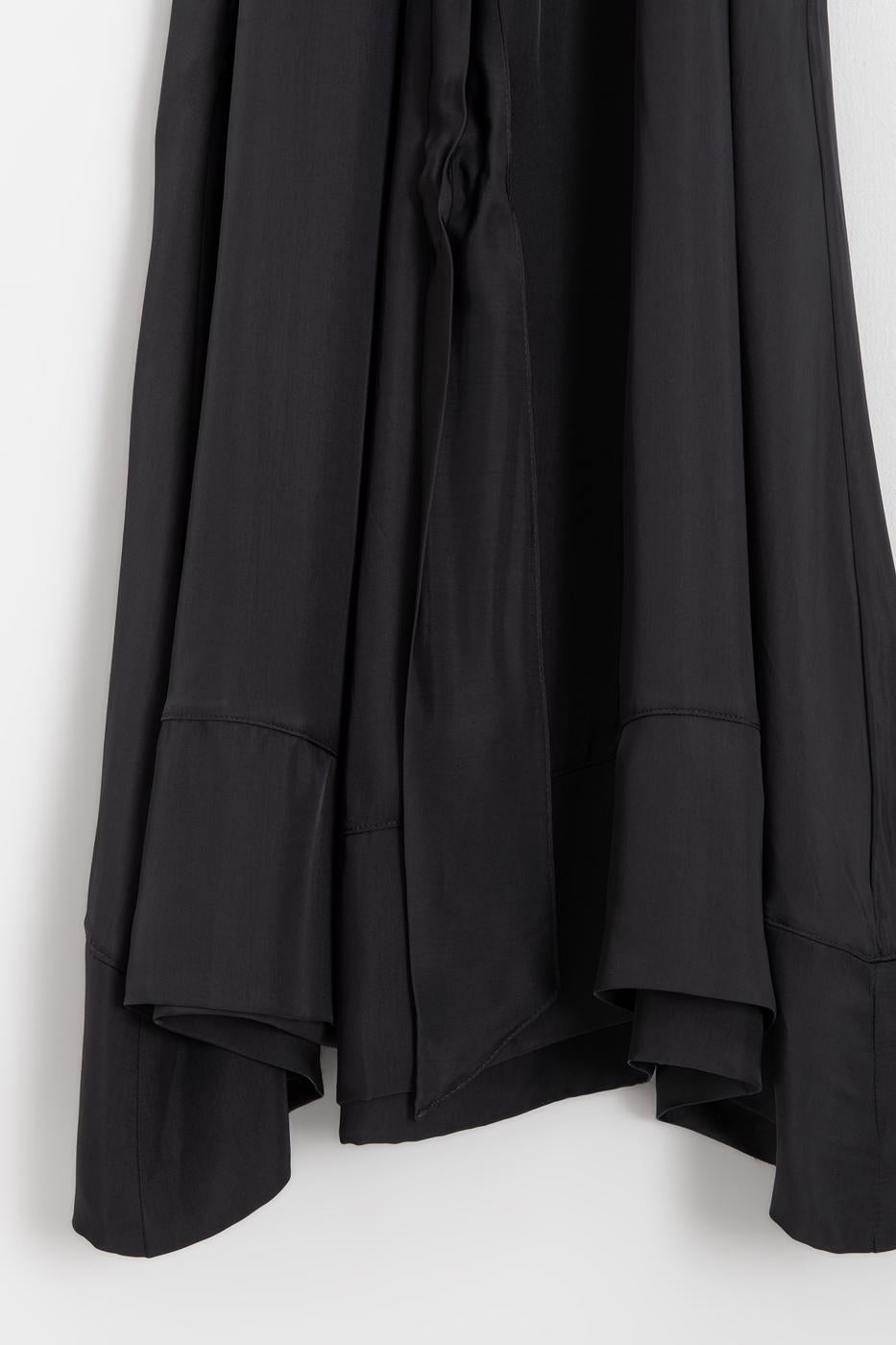 Belt Detail Ruffled Midi Dress Black
