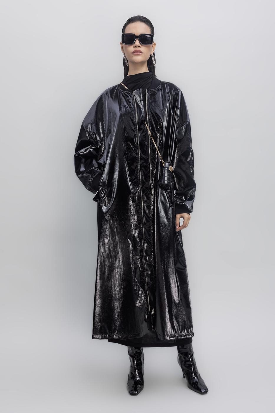 Oversized Patent Leather Trenchcoat Black