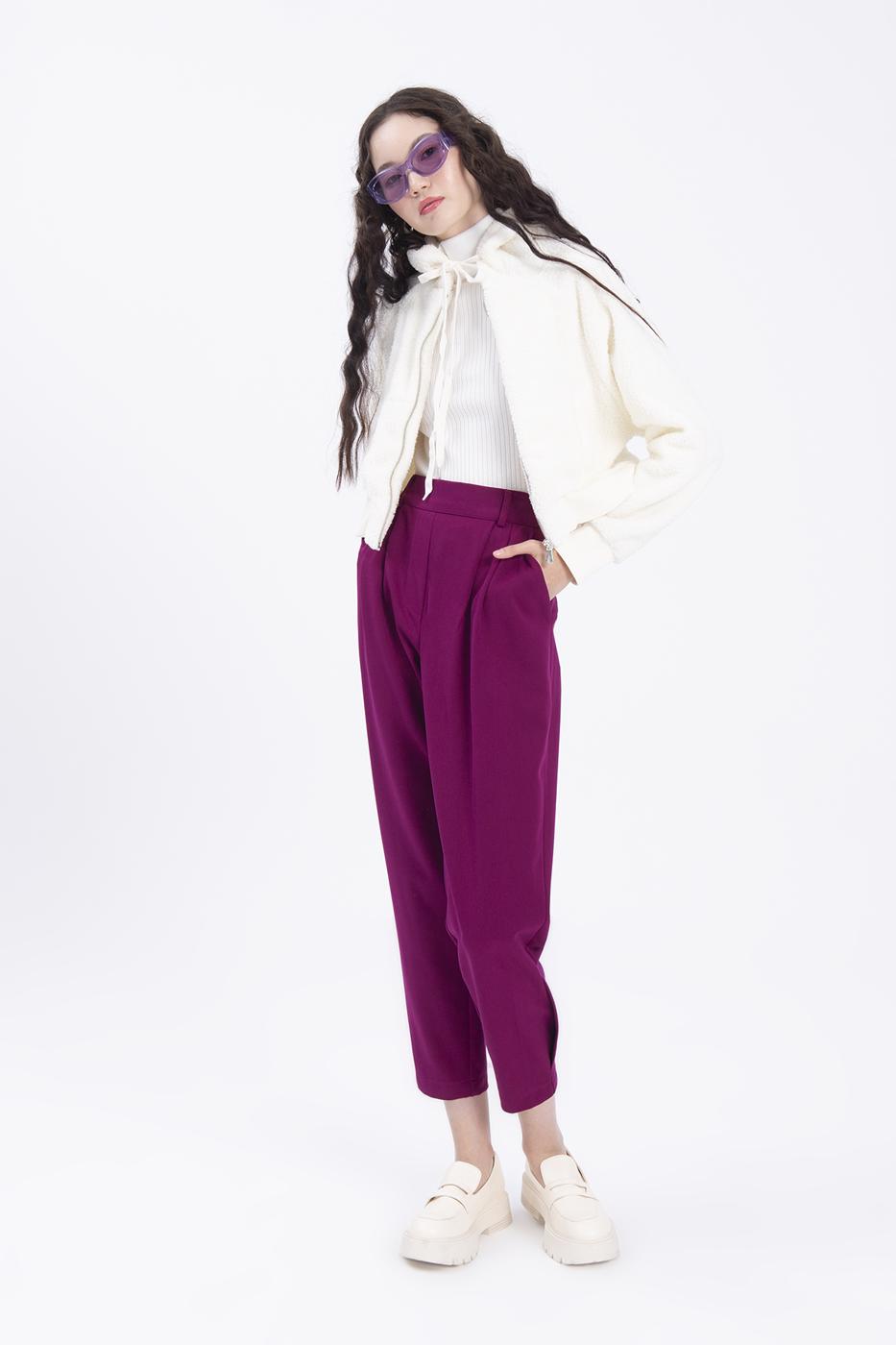 Pleated carrot pants