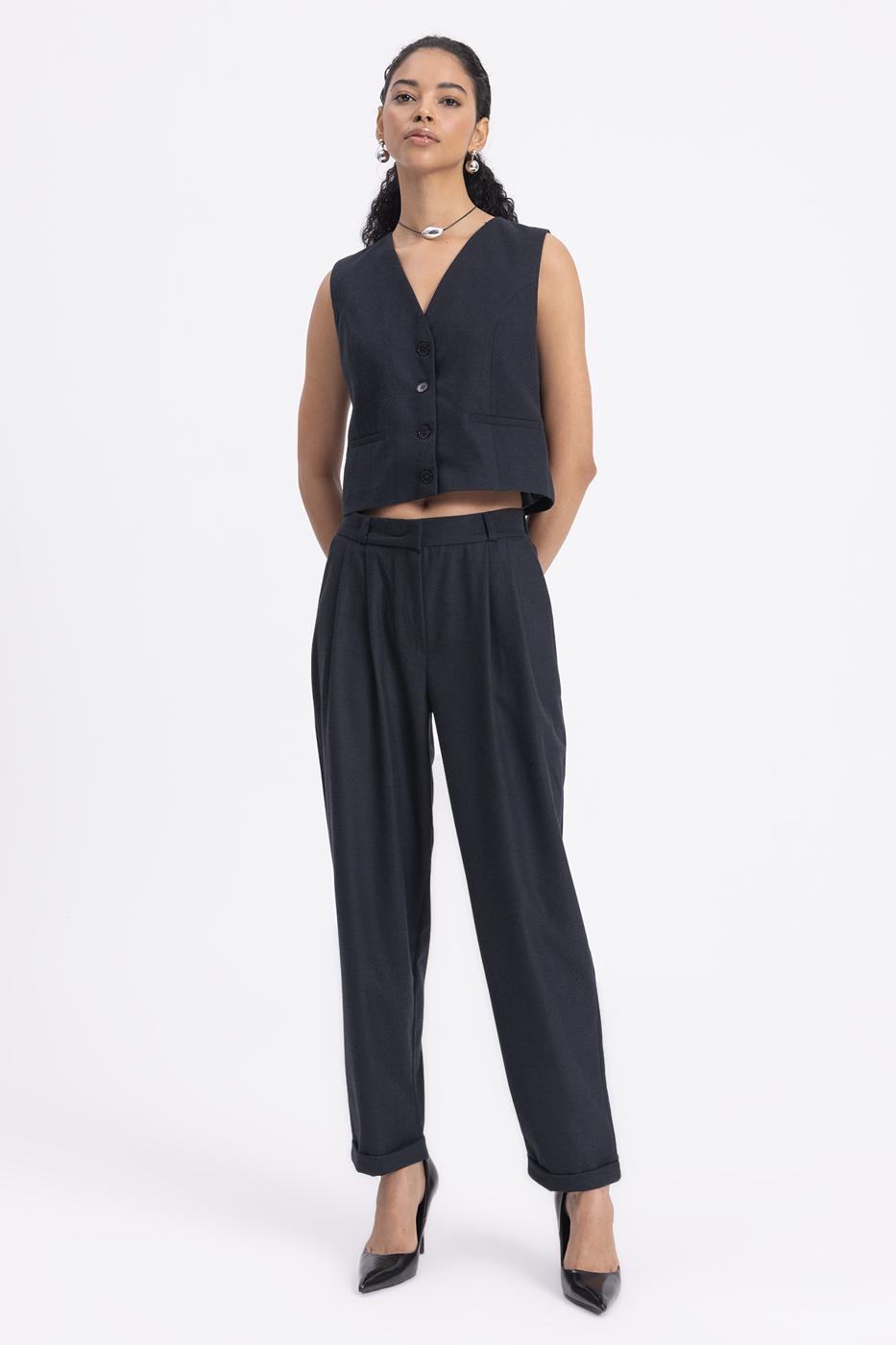 Pleated Carrot Trousers