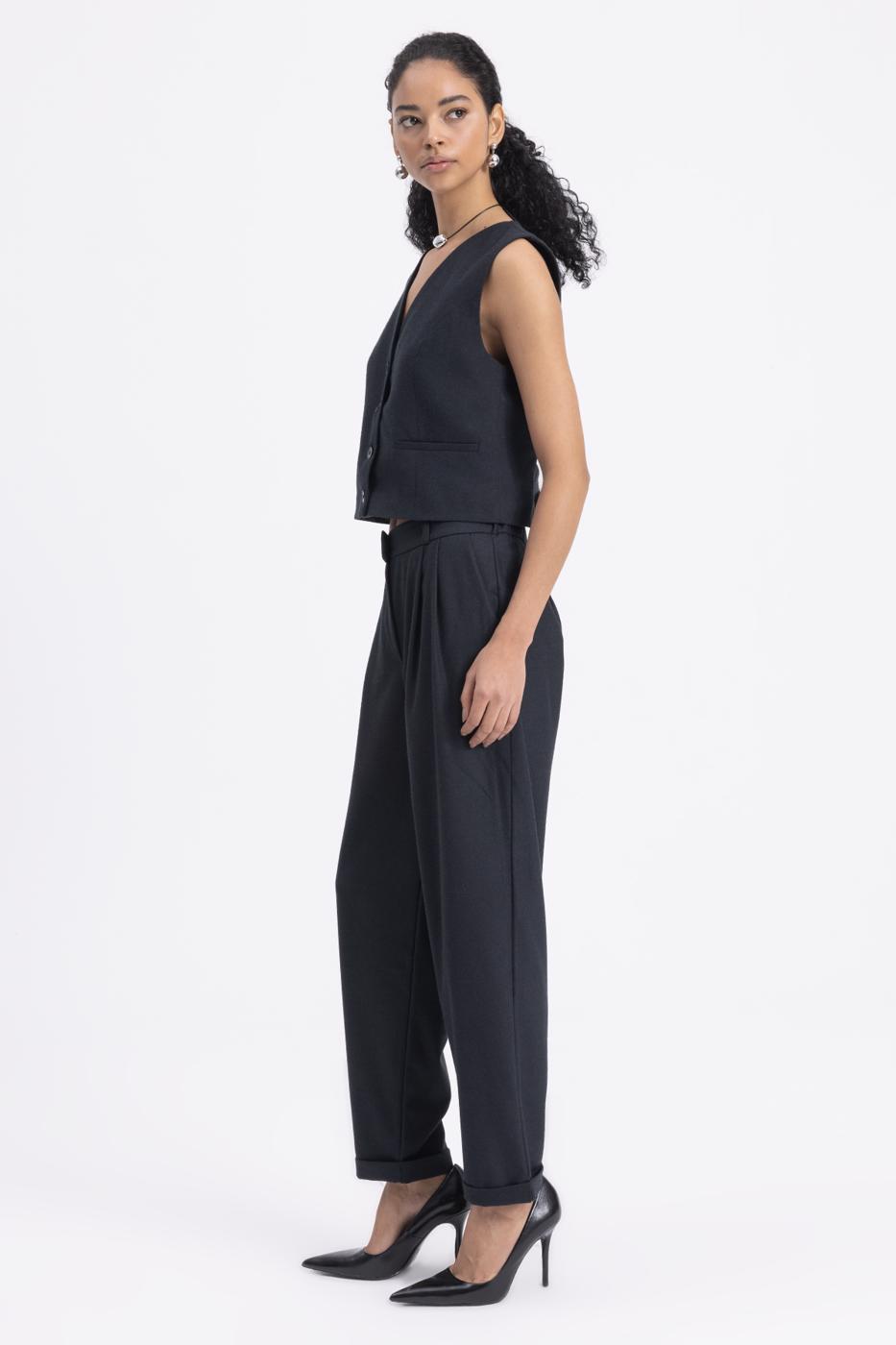 Pleated Carrot Trousers
