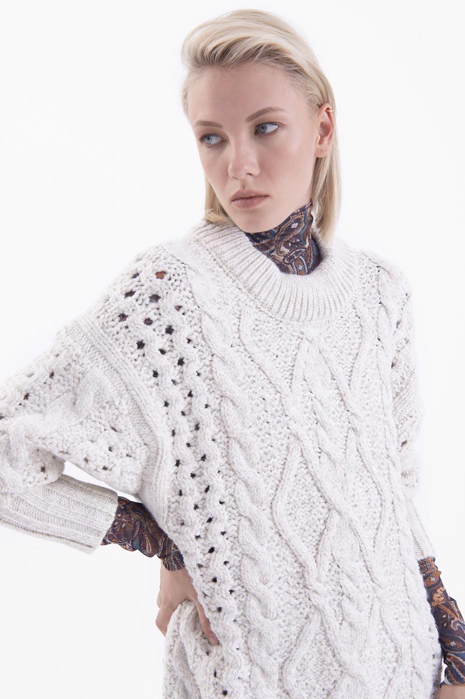 Knitted sweater Cream