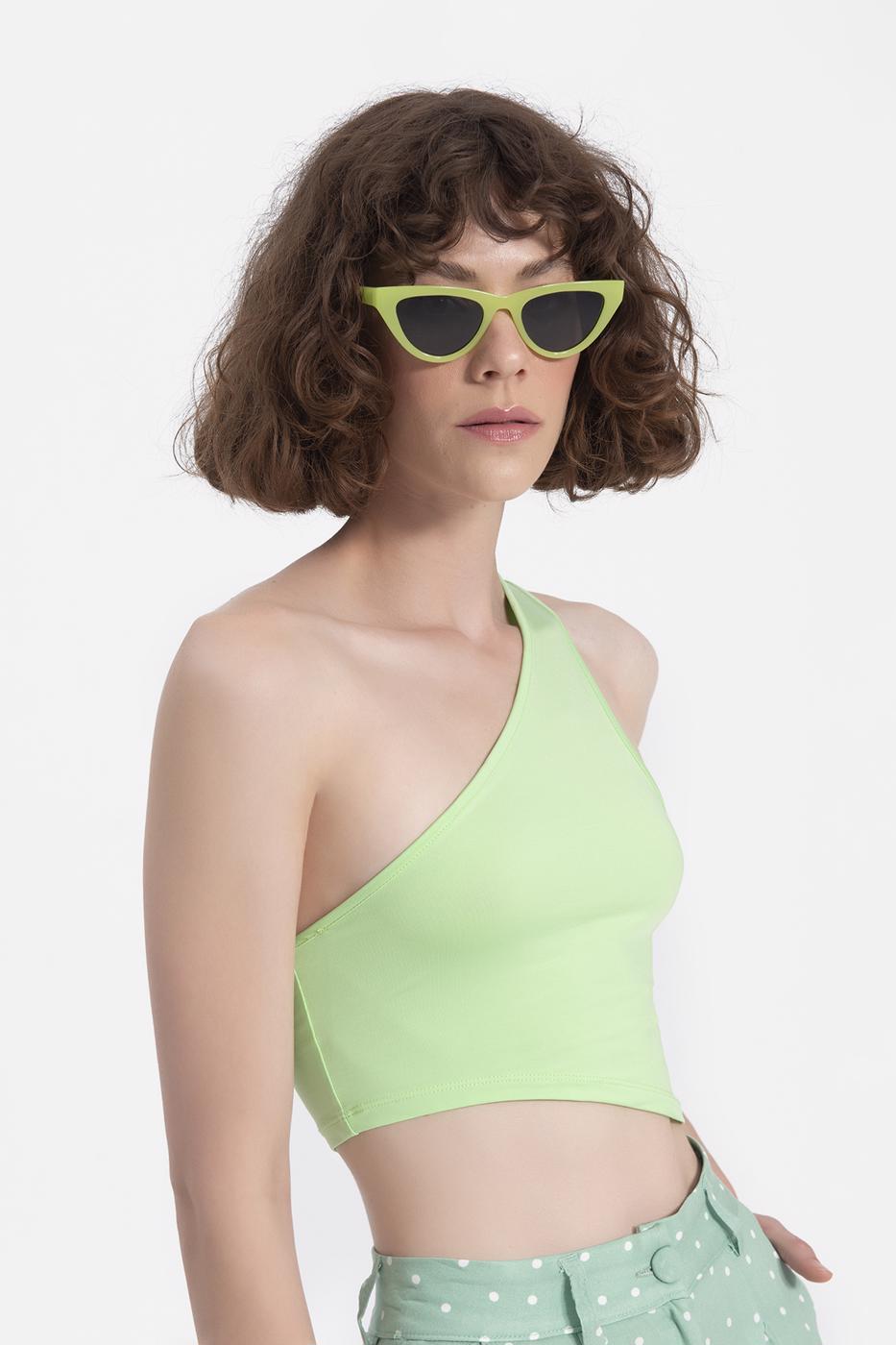 One shoulder asymetric hem top