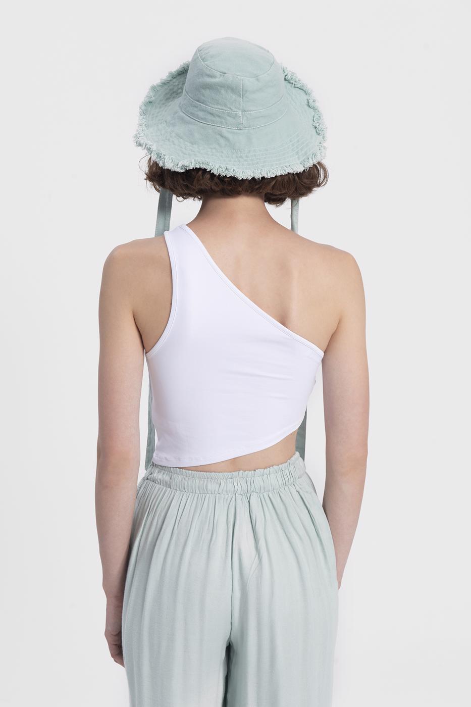 One shoulder asymetric hem top