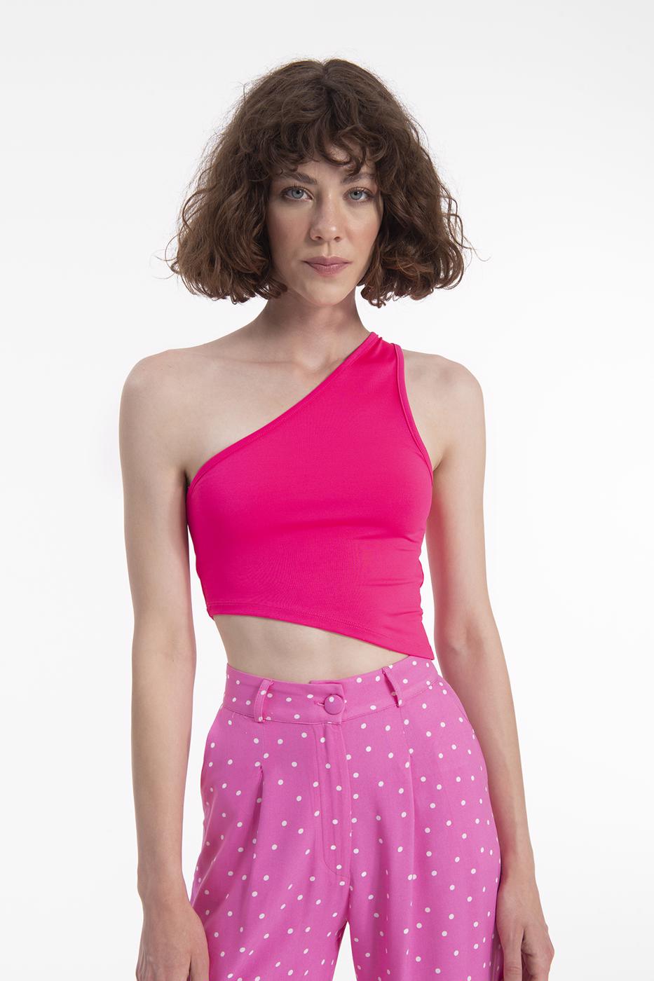 One shoulder asymetric hem top