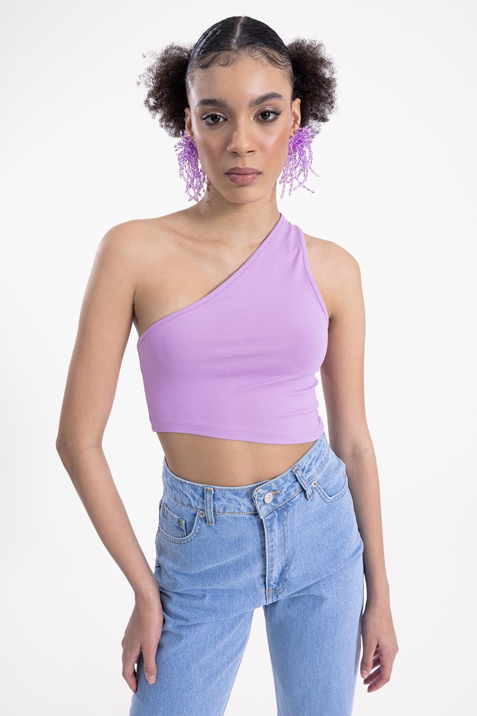 One shoulder asymetric hem top